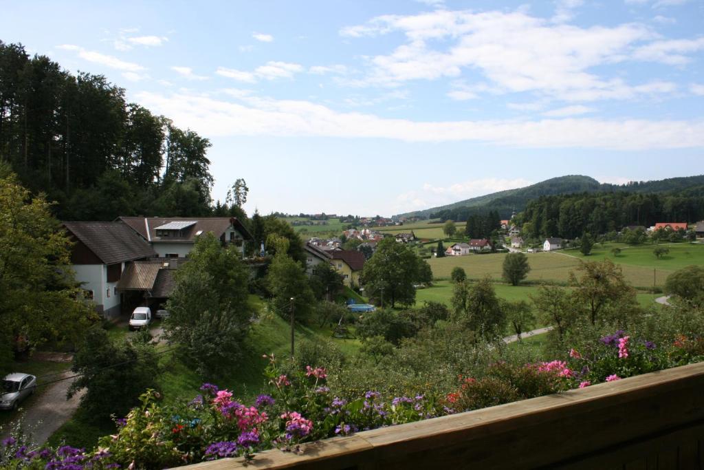 Gasthaus - Gaestehaus Schusterbauer Rein Habitación foto