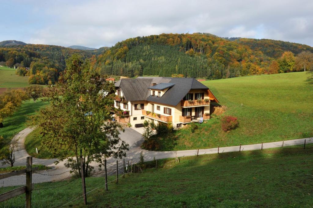 Gasthaus - Gaestehaus Schusterbauer Rein Exterior foto